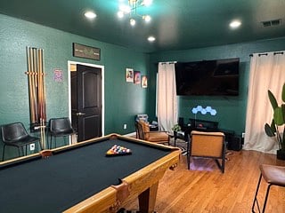 game room 