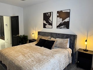 bedroom 7 (downstairs)