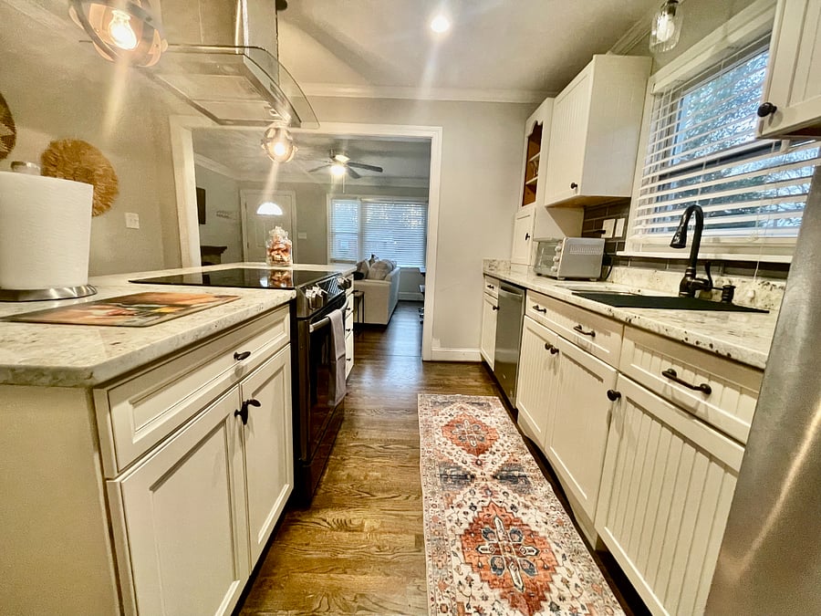 Beautiful chef's kitchen.