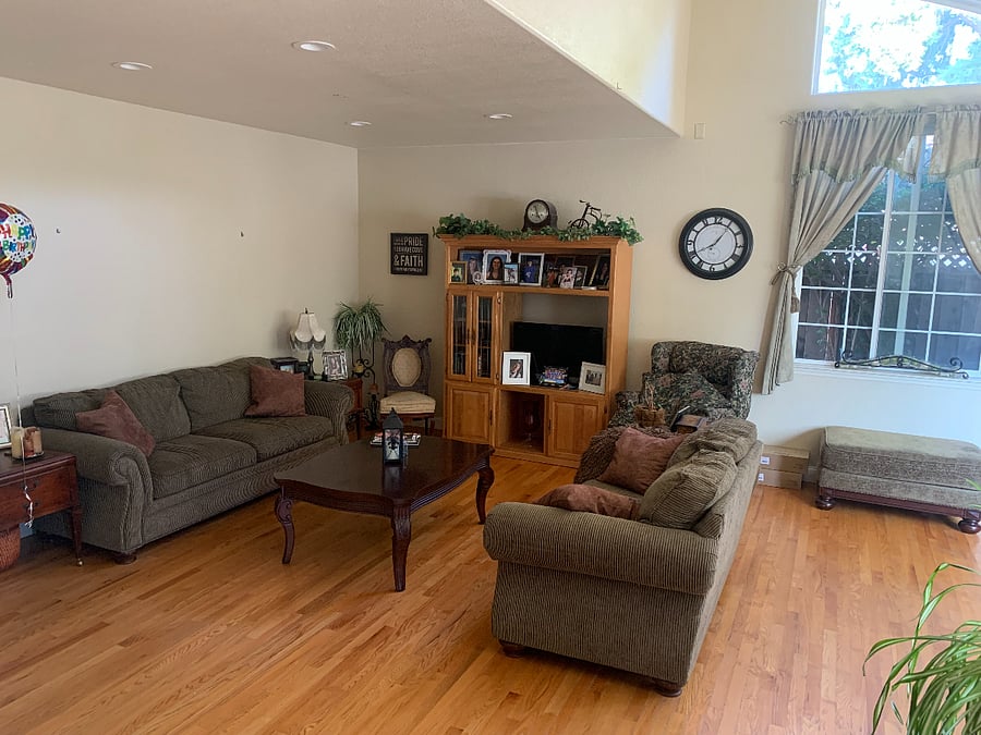 Living room--view from entrance