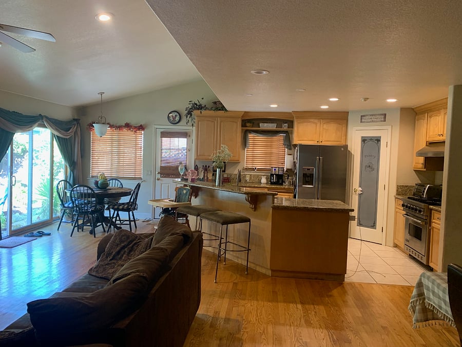 Kitchen/Family room