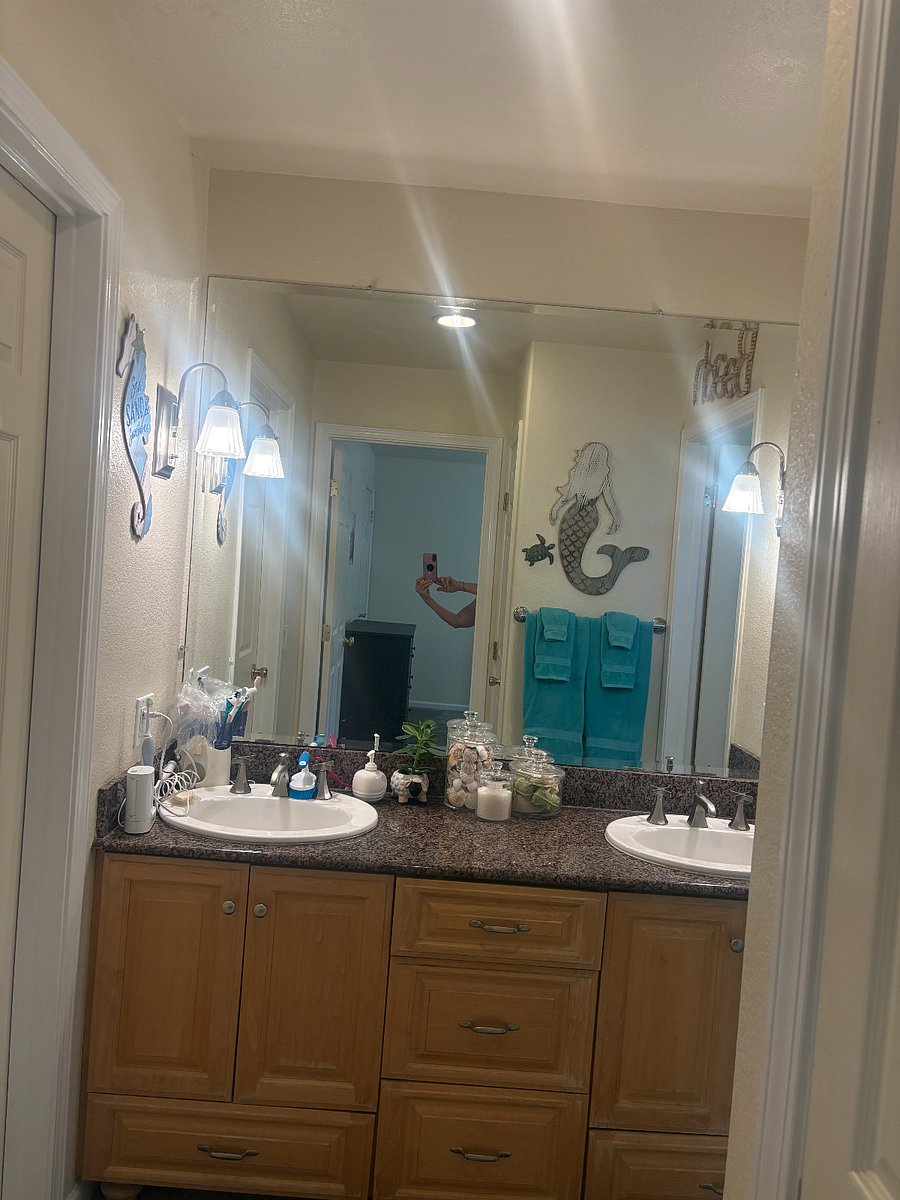Same bathroom as previous pics w/updated touches