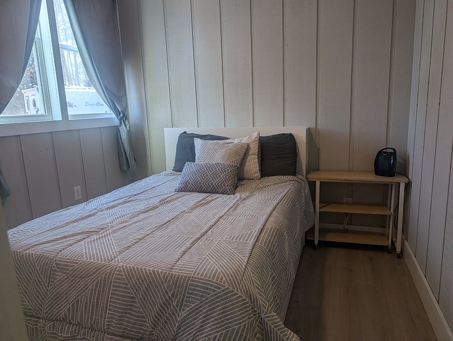 bedroom with double bed