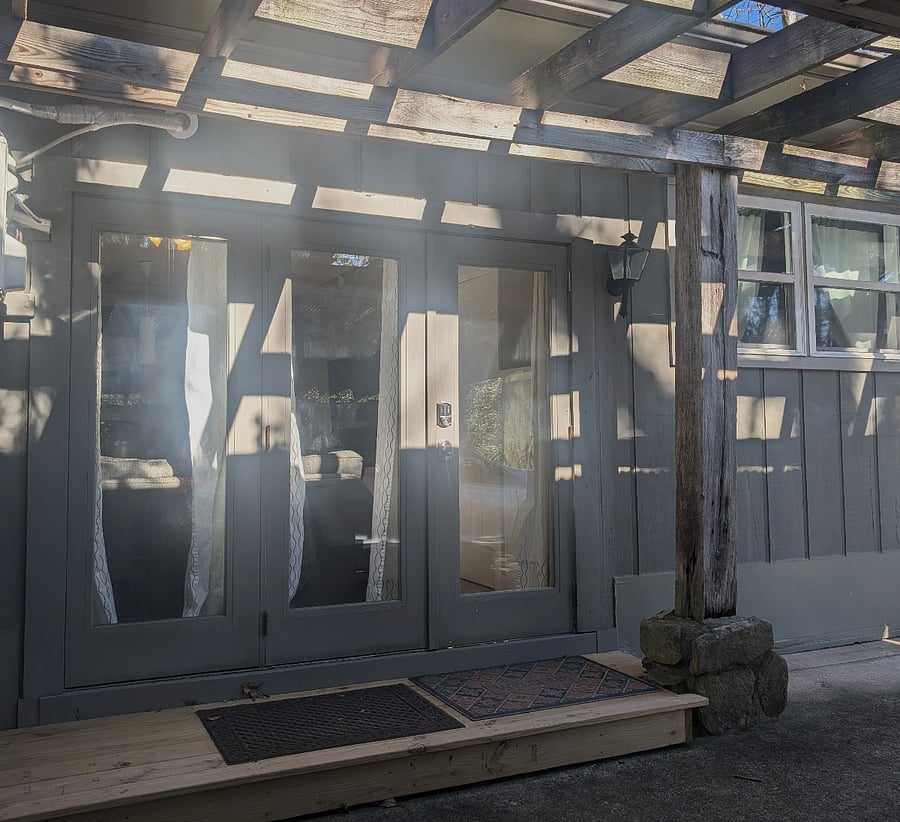 entrance to apartment