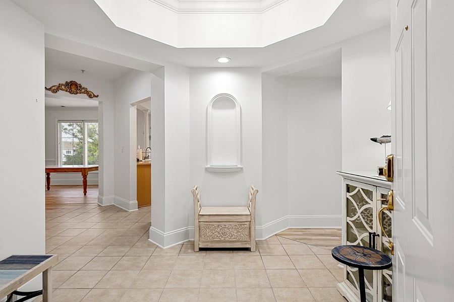 Condo Entry 