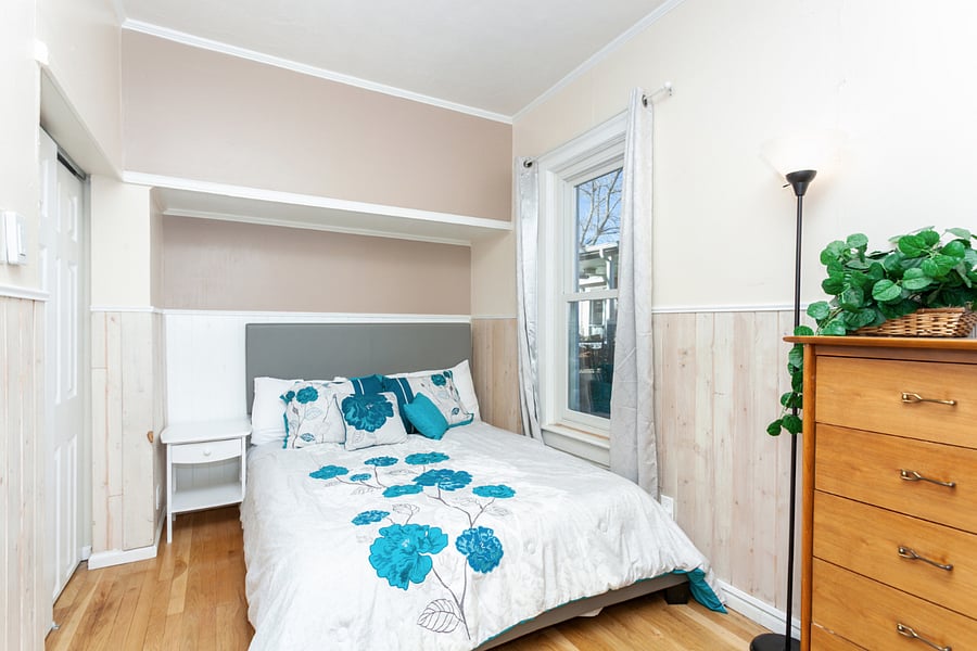 Lower bedroom, queen size. Software is not letting me move it, it's not located in the kitchen. :D