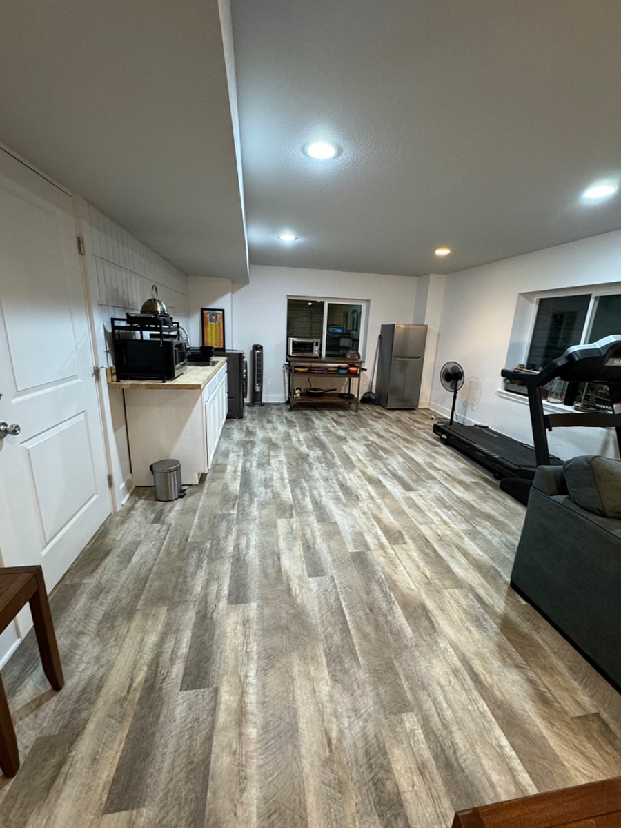 Looking from Bedroom/Living Room to Kitchenette