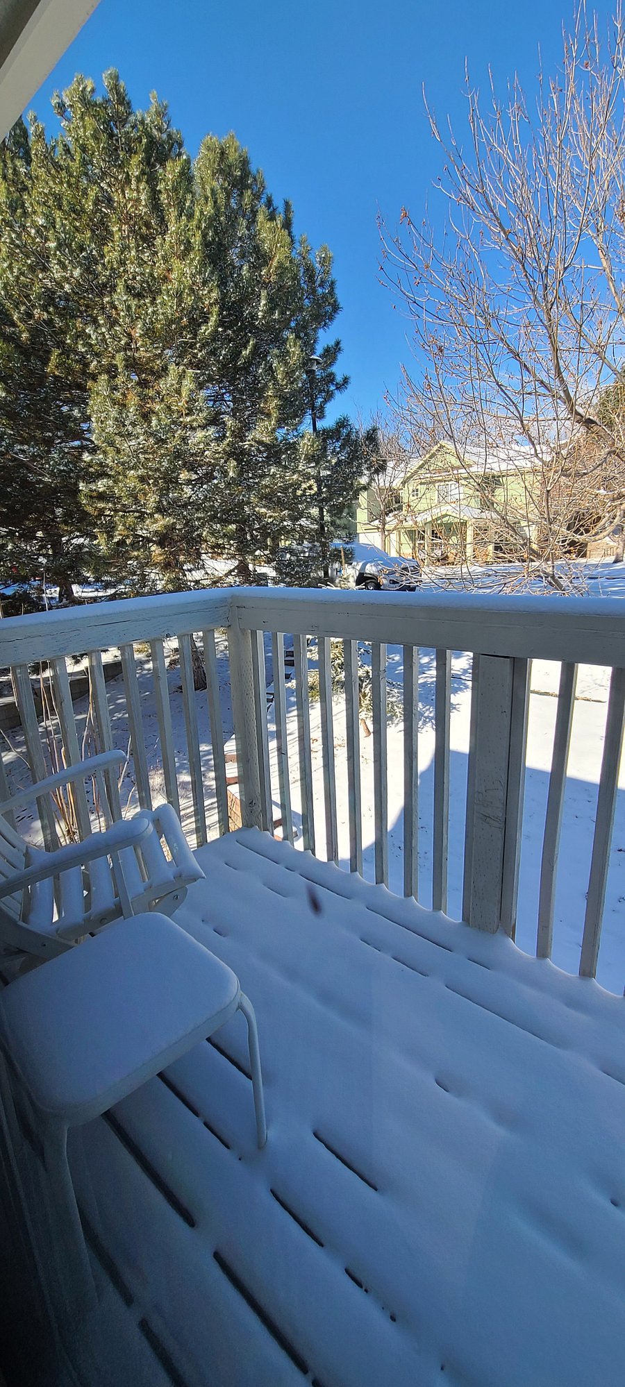 Private walkout balcony w/ seating area!
