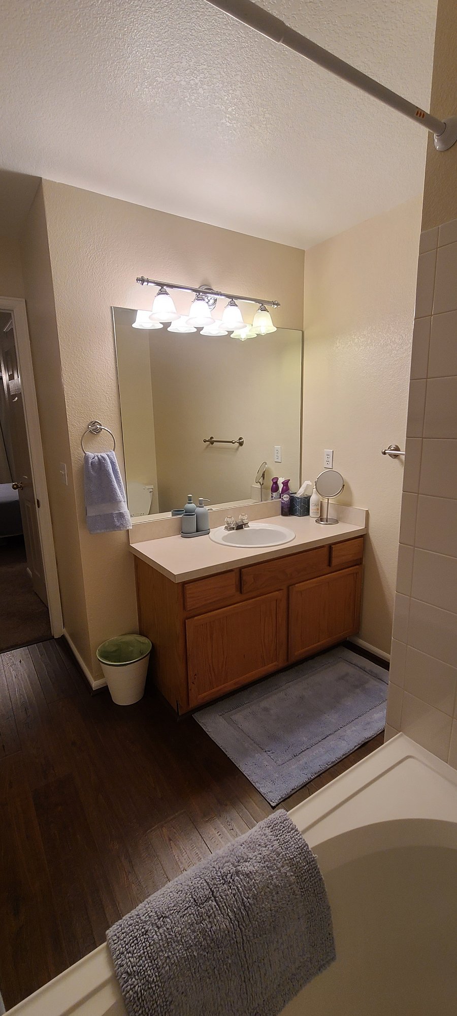 Private en-suite full bath with new towels, basic amenities, and blow dryer!