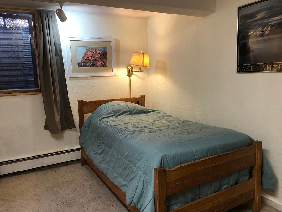 Extra twin bed in south bedroom