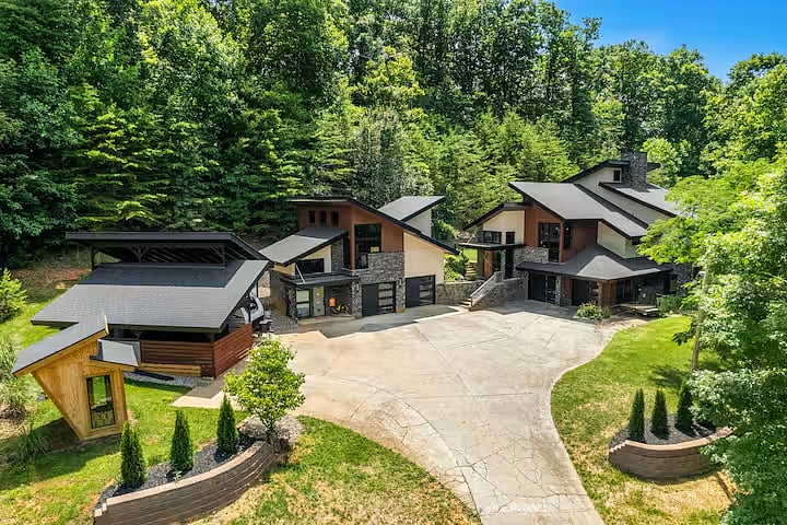 The apartment is the center structure, we have workout equipment in the left side garage that you would have access to as well as additional storage if needed