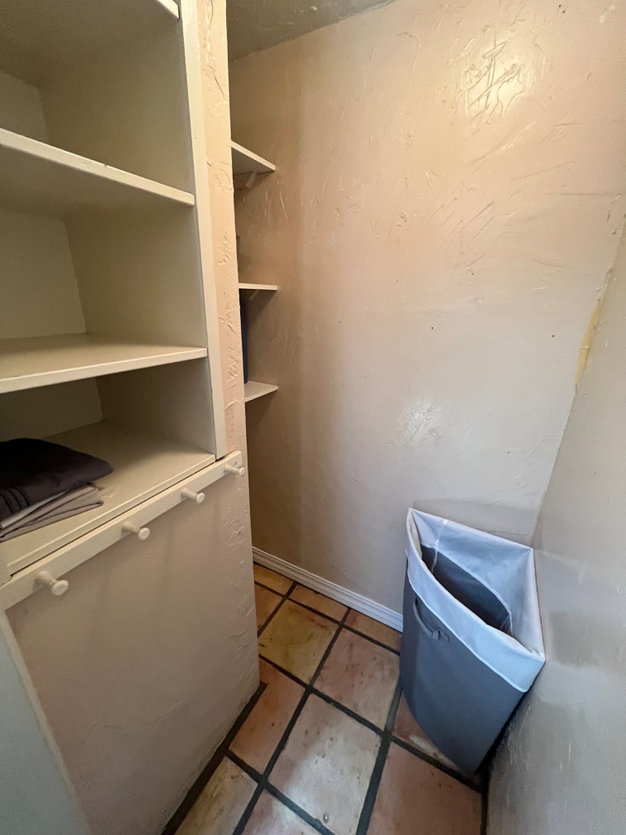 Good closet space, walkthrough