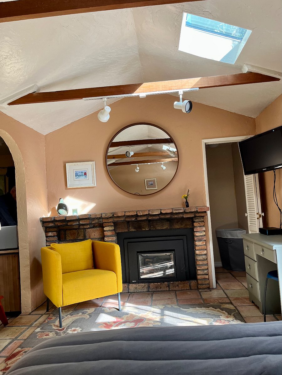 Gas fireplace
