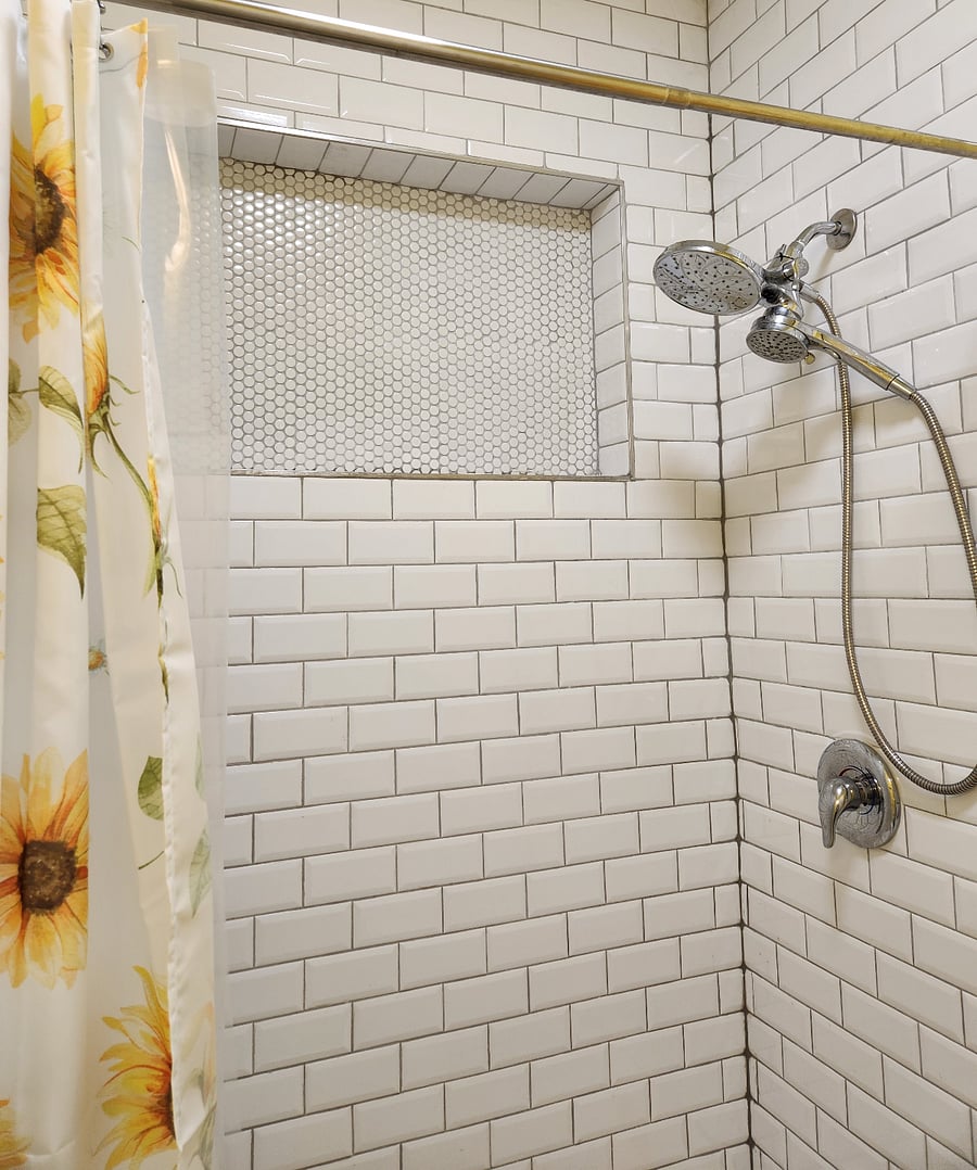 Full bath with massaging shower