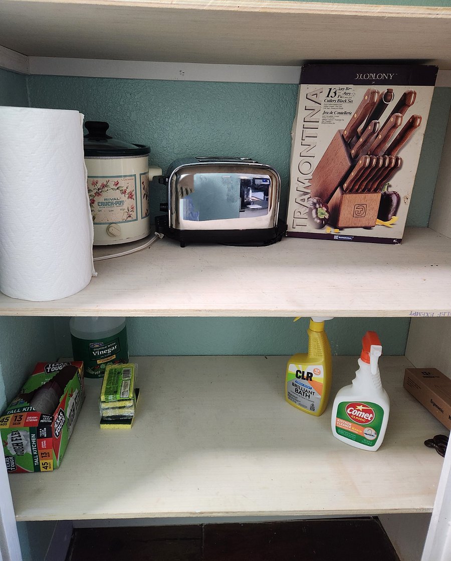 Lots of pantry and dish storage. Comes with kitchen accessories and utensils for the healthy cook.