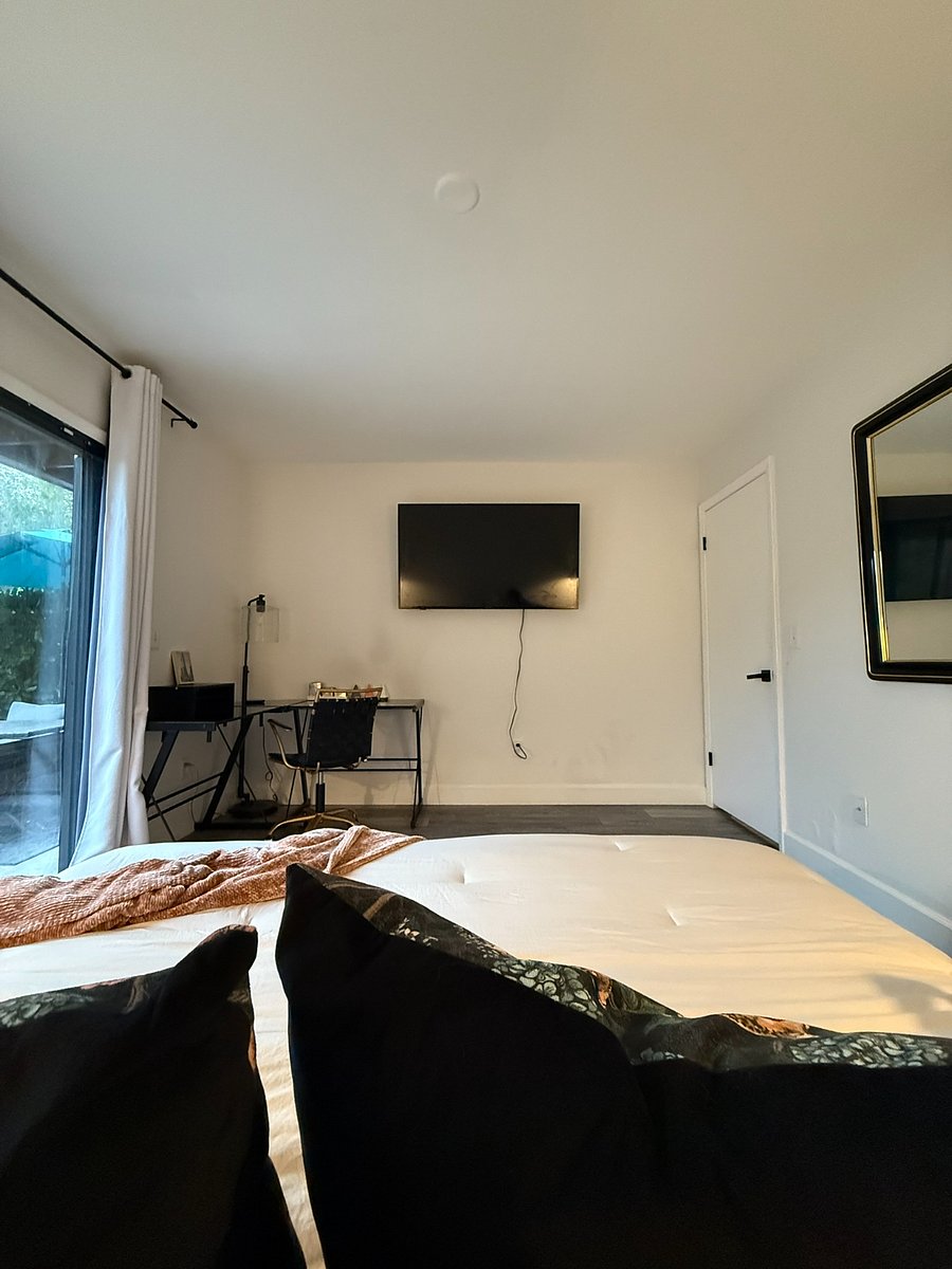 Bedroom 2/ Office