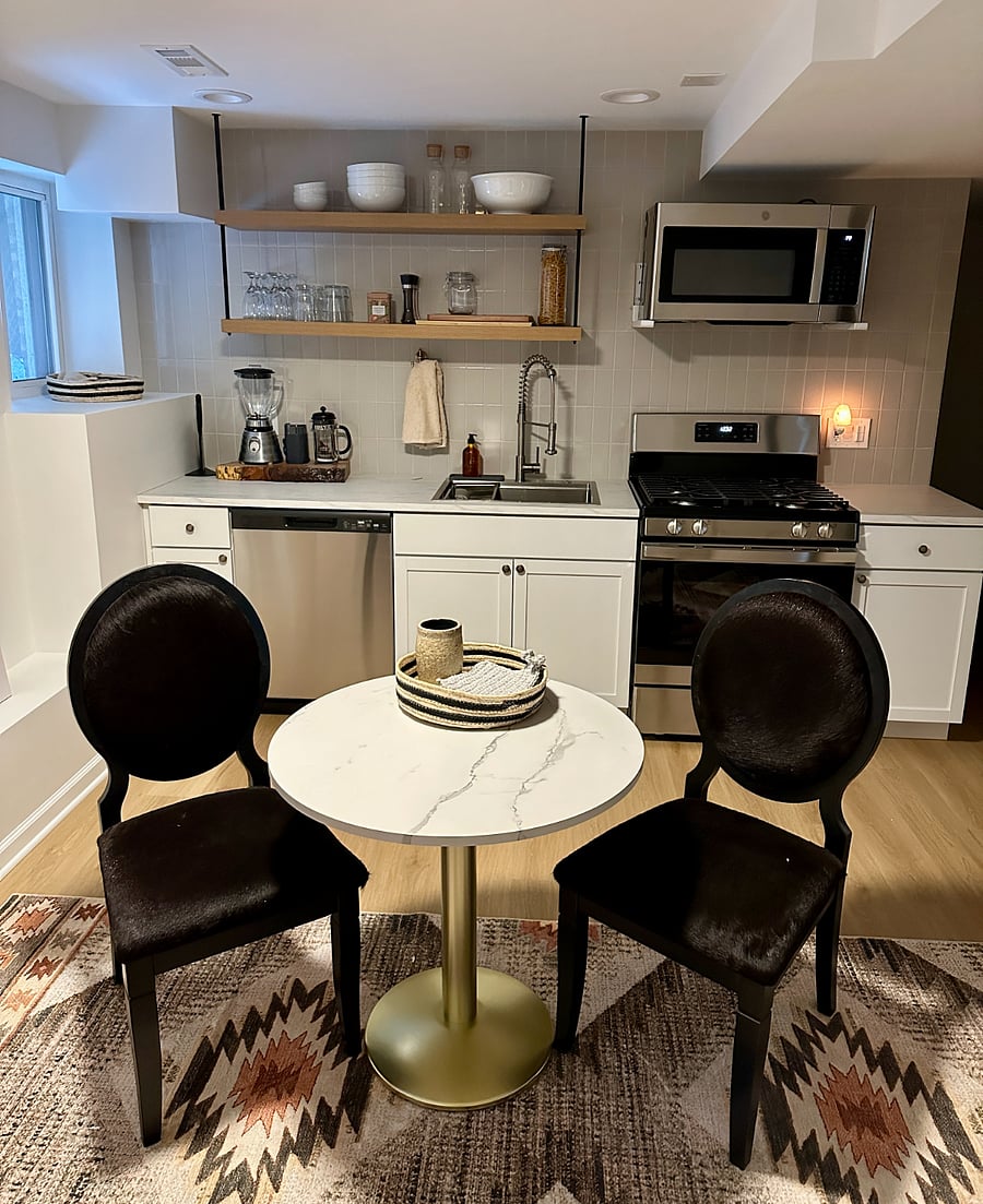 dining table for two. Link to virtual tour: https://youtu.be/_AkpDSSn81w