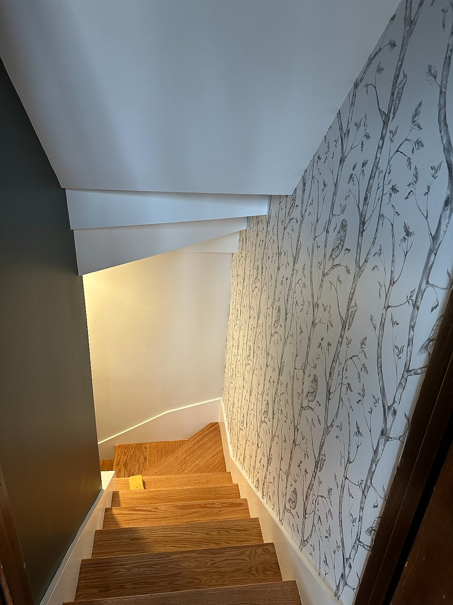 Cute steps leading to the front door!  Link to virtual tour: https://youtu.be/_AkpDSSn81w