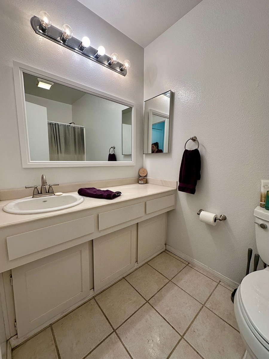 Private Bath w/ Shower & Tub