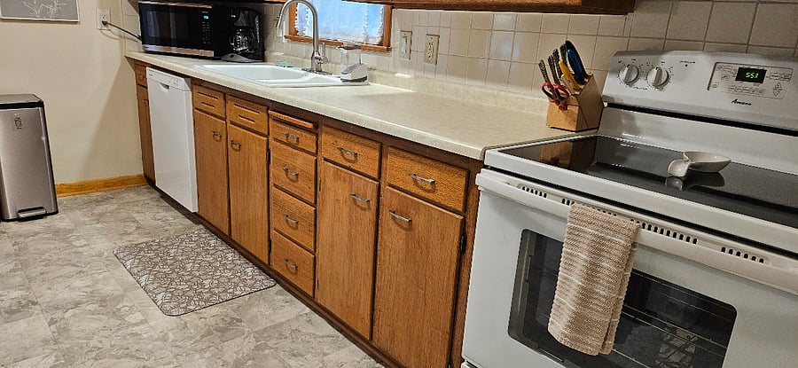 Kitchen - Brand New dishwasher and faucet!