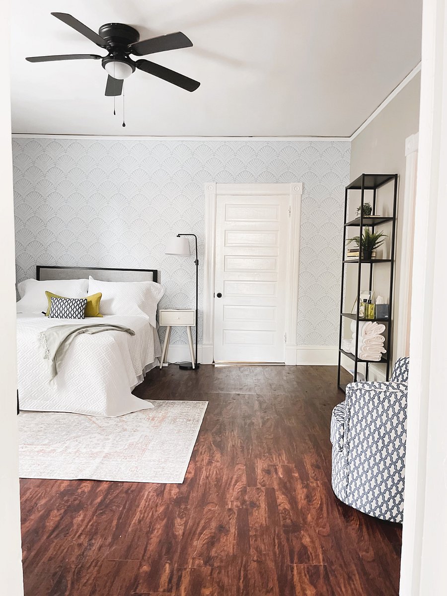 Club Calloway - Spacious Master Bedroom