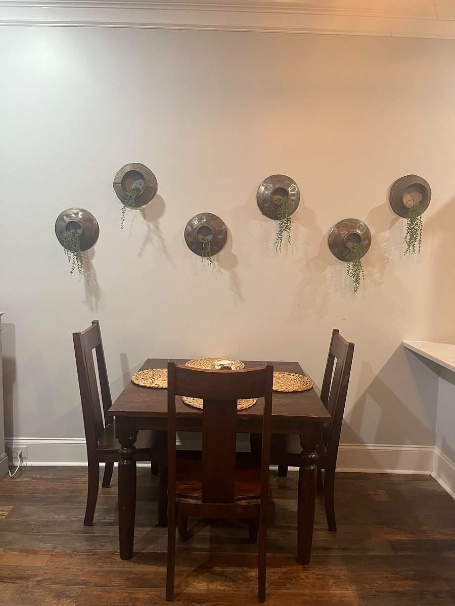 Dining room table