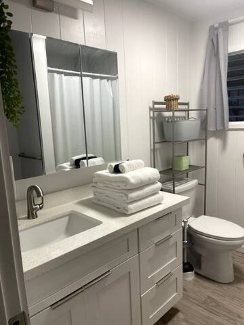 Full Bathroom