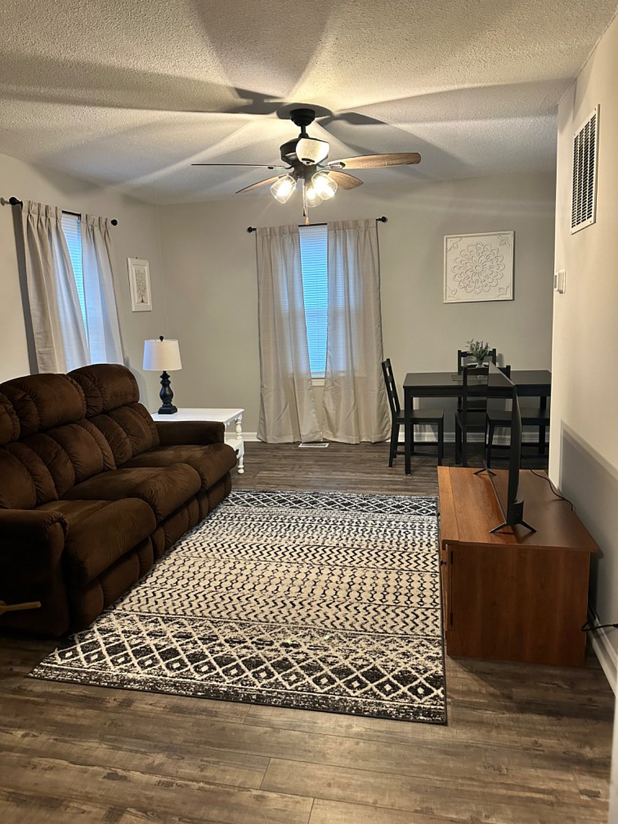 Living Room with Smart TV and Wifi