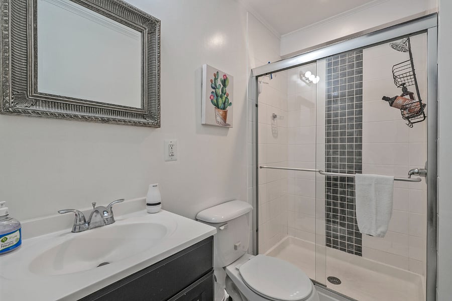 Master bedroom bathroom