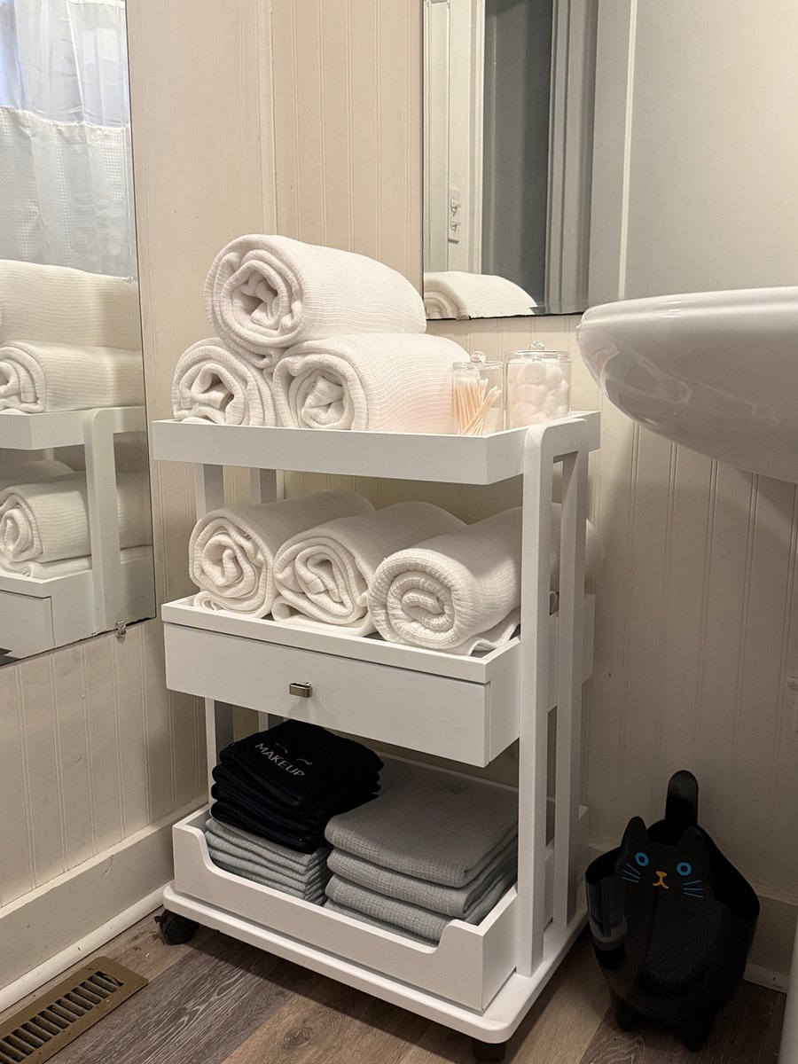 Hotel quality towels and linens to make your stay super luxurious