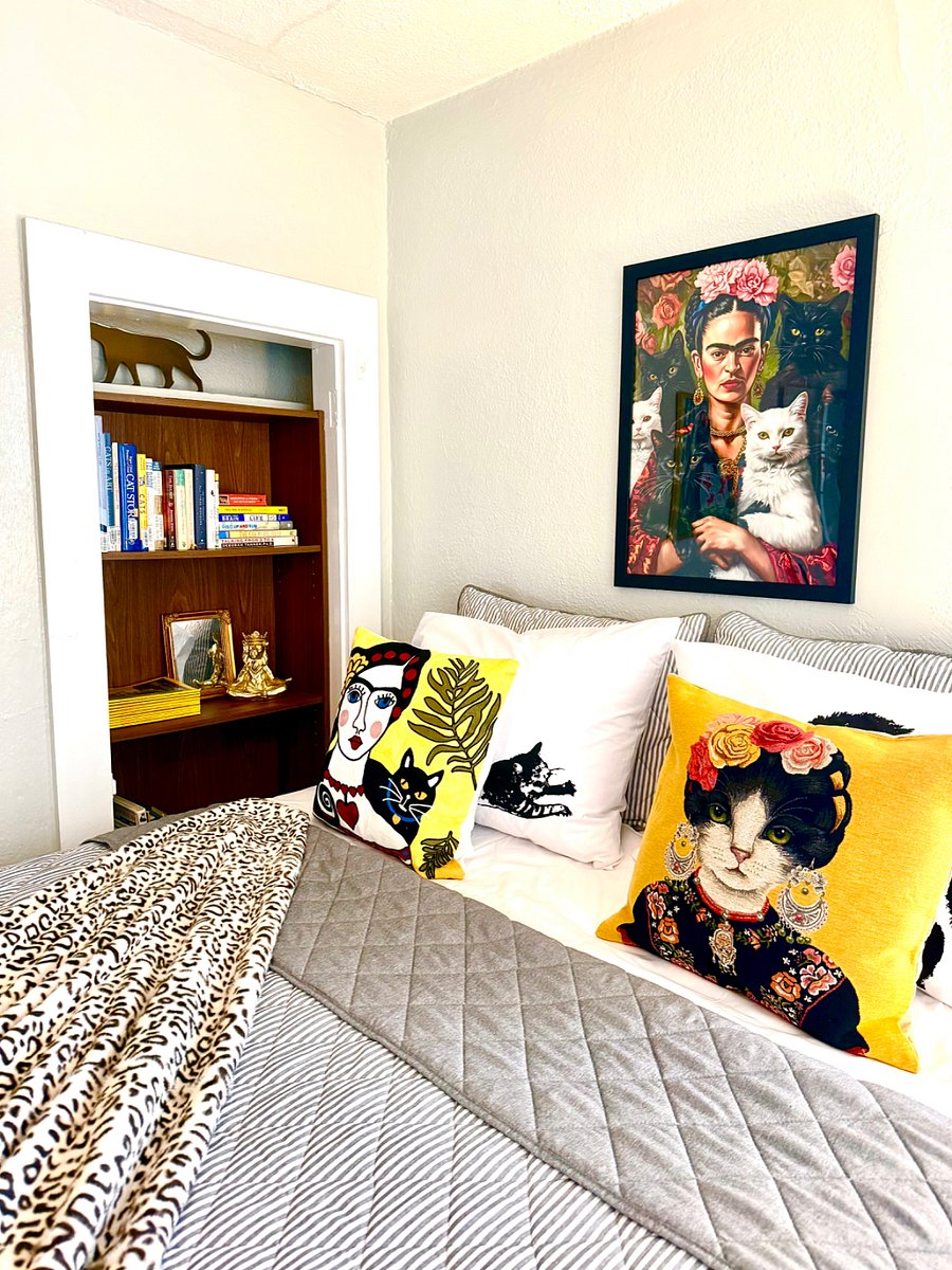 The Friday Kahlo Room has some great reads as well as games: scrabble, Cards Against Humanity, Exploding Kittens, Catopoly, cards, Uno - laser pointers for the pets