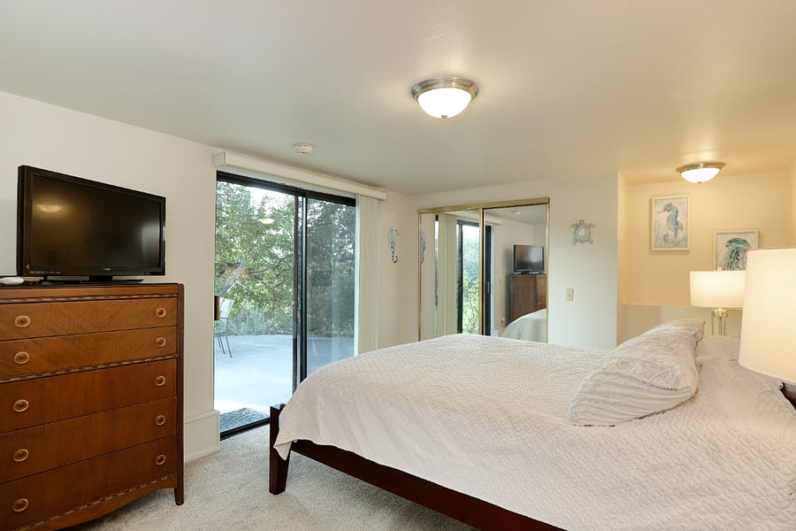 Bedroom with queen bed