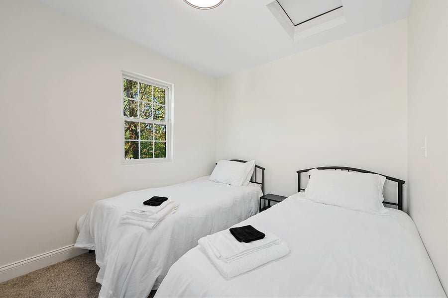 Bedroom 3; 2 twin beds