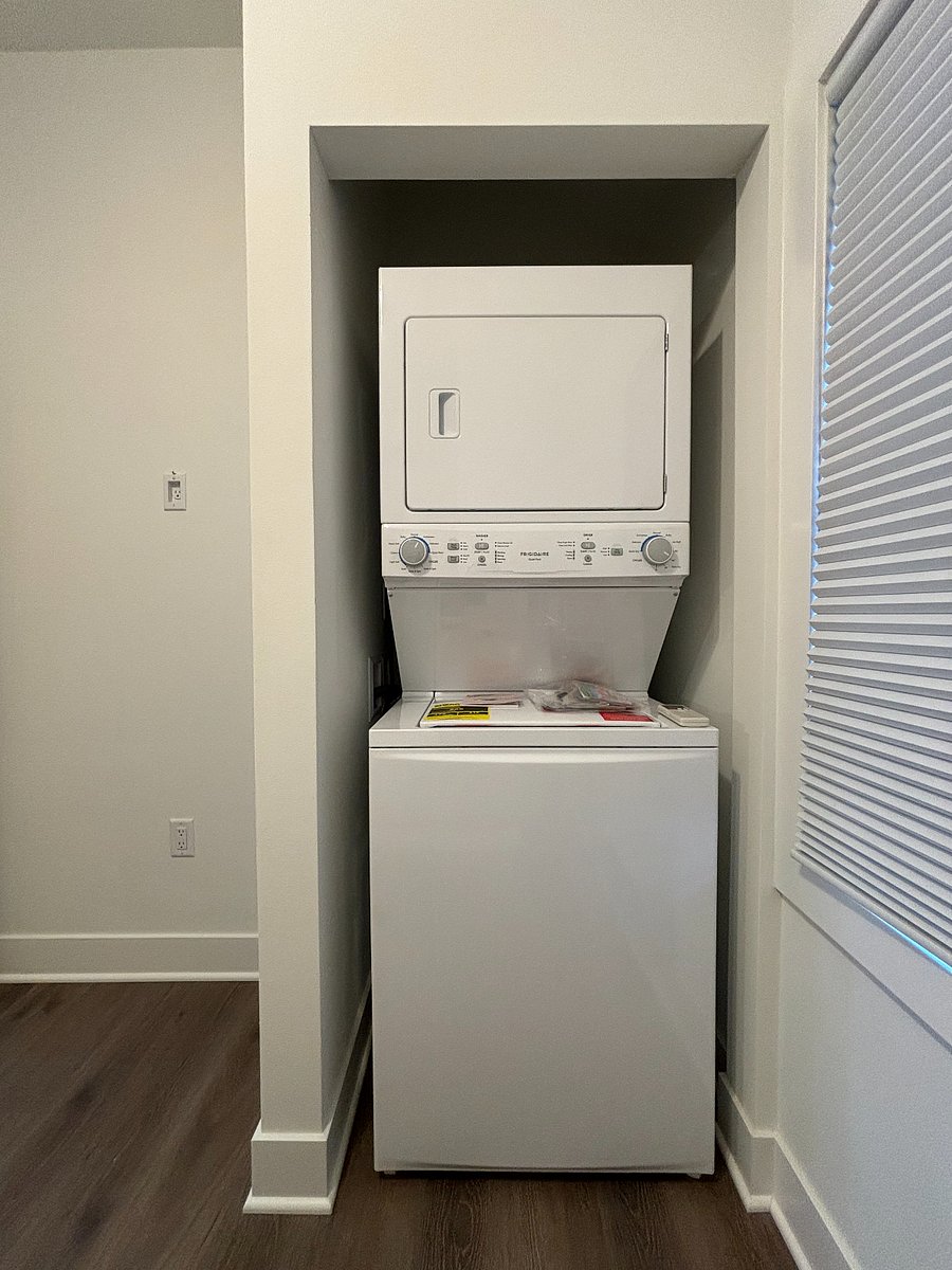 in-unit washer and dryer 
