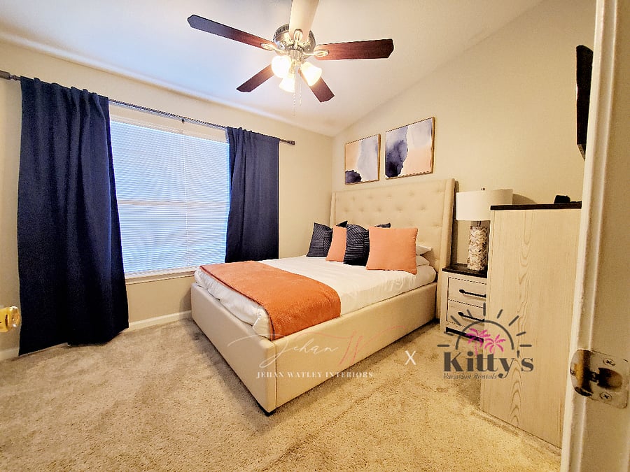 Bedroom 2 with Queen Bed