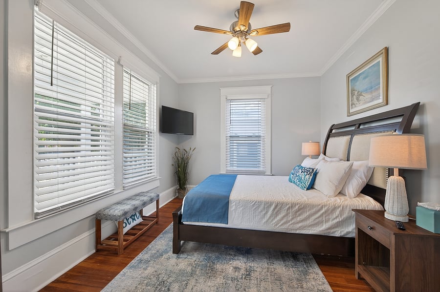 Main Floor - Bedroom 3 (Queen Bed)
