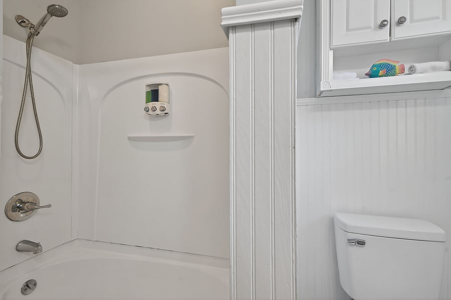 Main Floor - Full Bathroom
