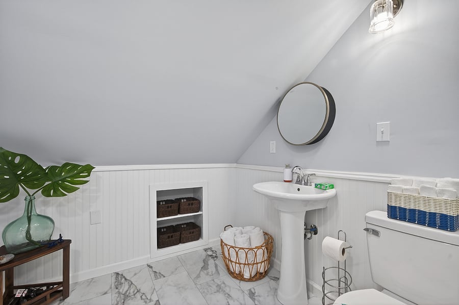 Loft Level - Full Bathroom 