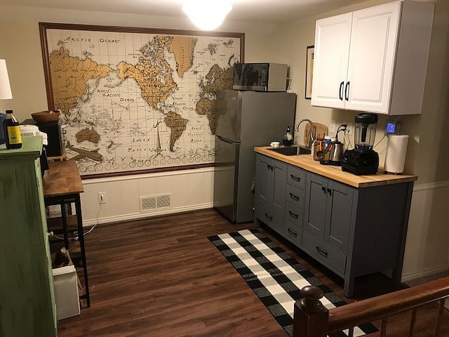 Kitchenette and eating area