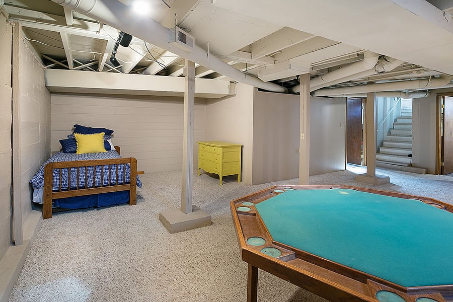 Basement has 1 Twin bed
