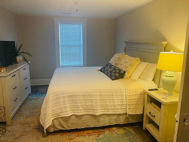 Upstairs King Bedroom