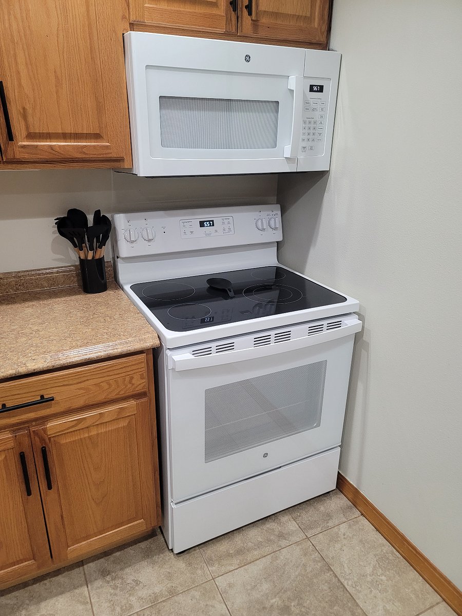 New electric glass top range added February 2024.