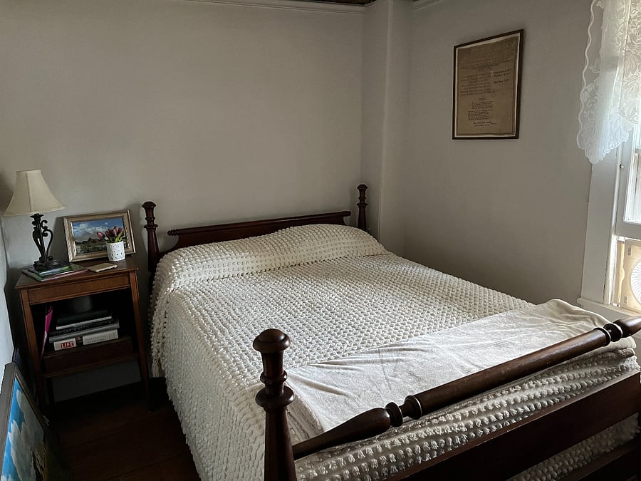 full bedroom