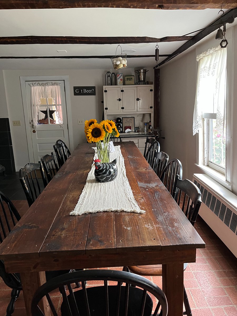 kitchen table that sits 10-12 people