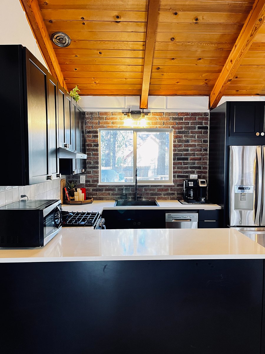 Appliances are full size refrigerator, gas stove, and oven, microwave, & dishwasher 