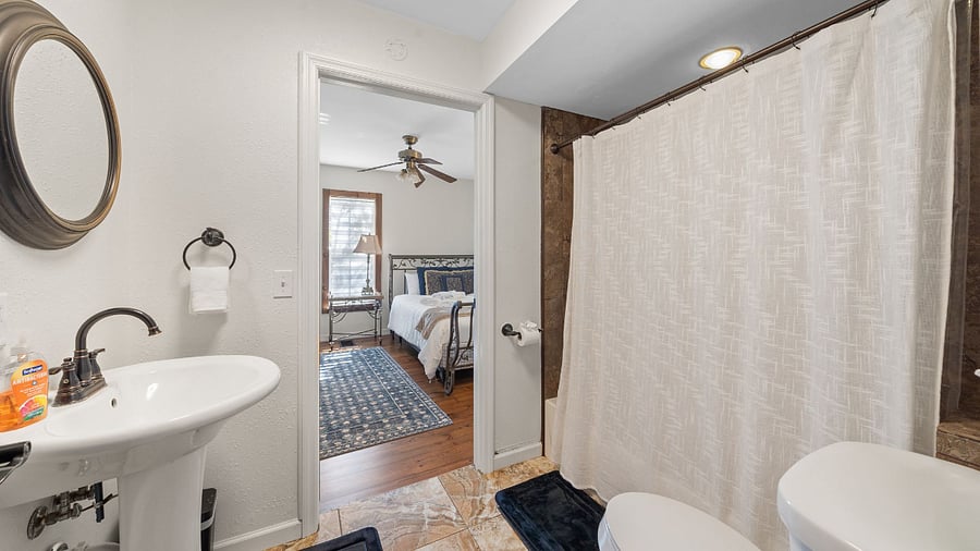 Furnished Finder property 646010_1 photo 25