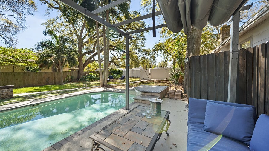Furnished Finder property 646010_1 photo 31