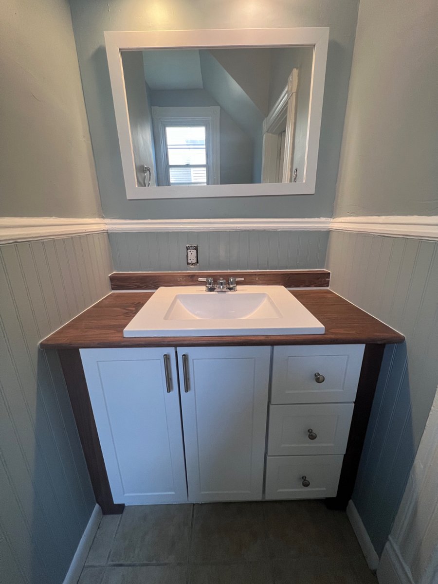 1st Fl bathroom