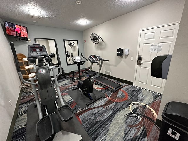 Furnished Finder property 646135_1 photo 2
