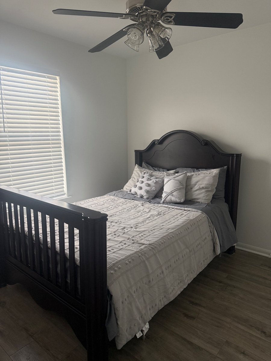 Full size bed.